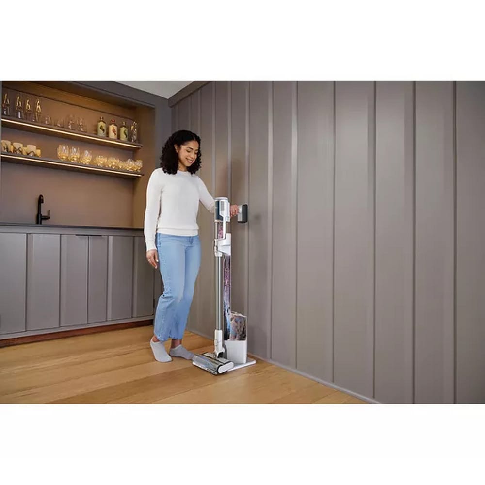 Shark Cordless Stick Vacuum with Auto Empty System BU3521UK