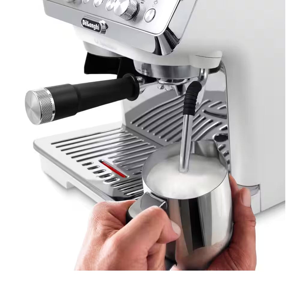 Delonghi La Specialista Arte Assisted Espresso Coffee Machine in White EC9155W