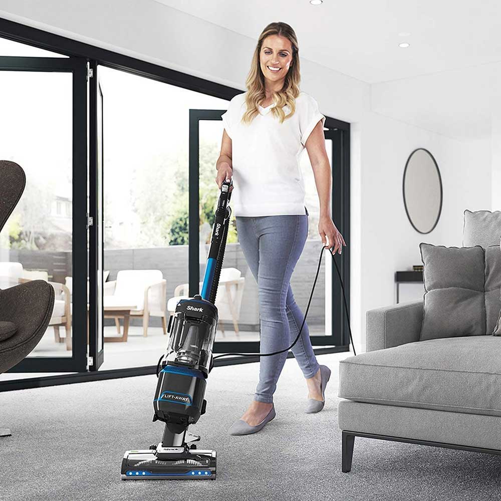Shark Lift-Away Upright Vacuum Cleaner NV602UK