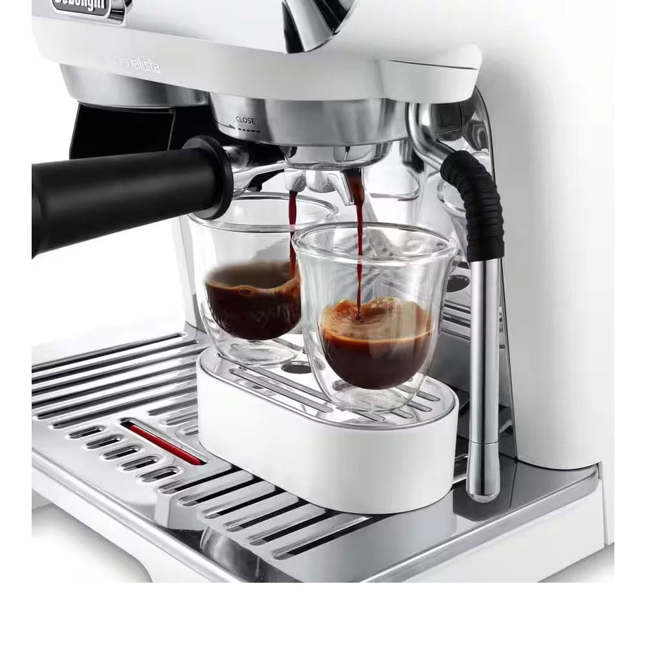 Delonghi La Specialista Arte Assisted Espresso Coffee Machine in White EC9155W