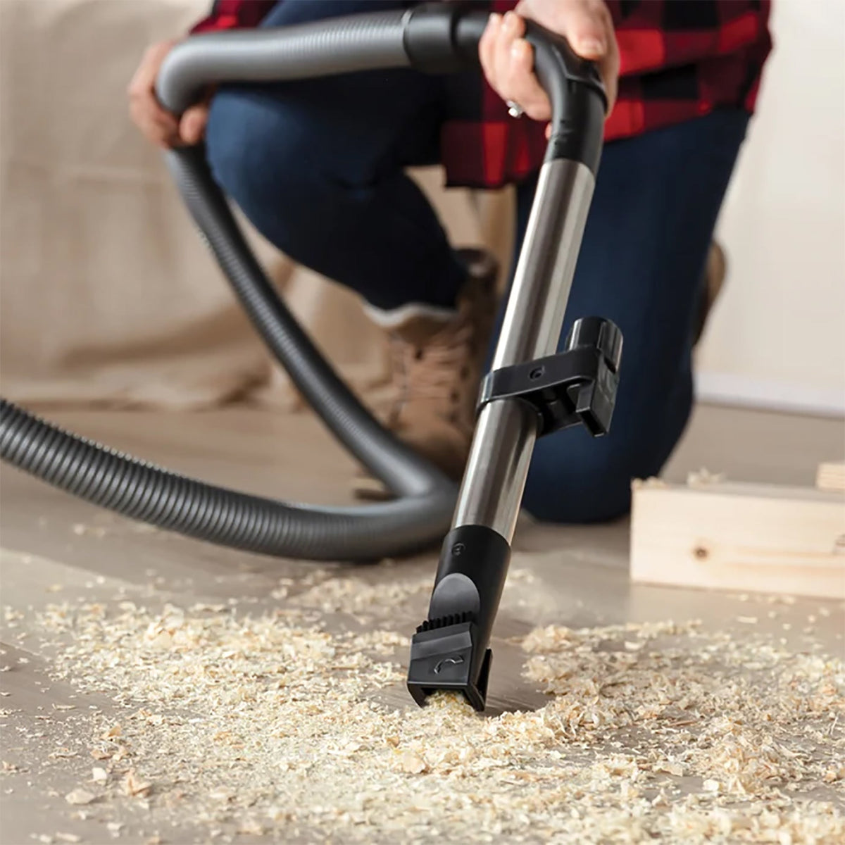 Ewbank WDV15 Wet and Dry Cylinder Vacuum Cleaner - Black (EW5015)