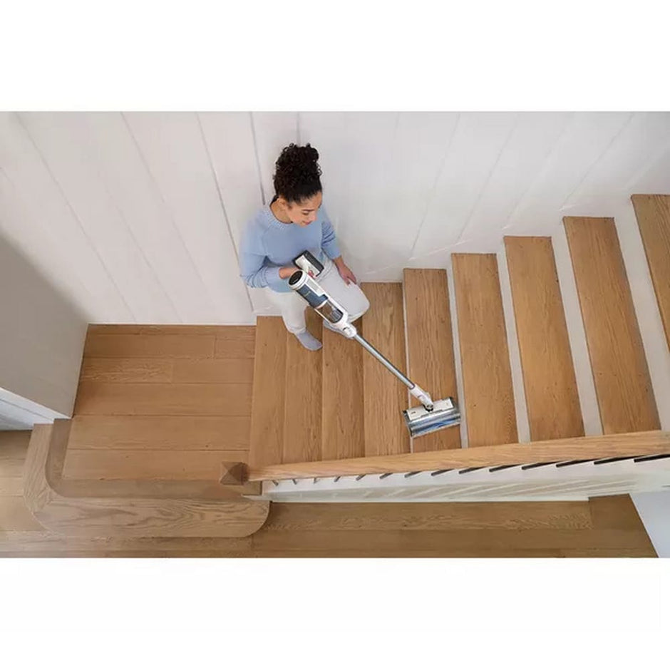 Shark Cordless Stick Vacuum with Auto Empty System BU3521UK